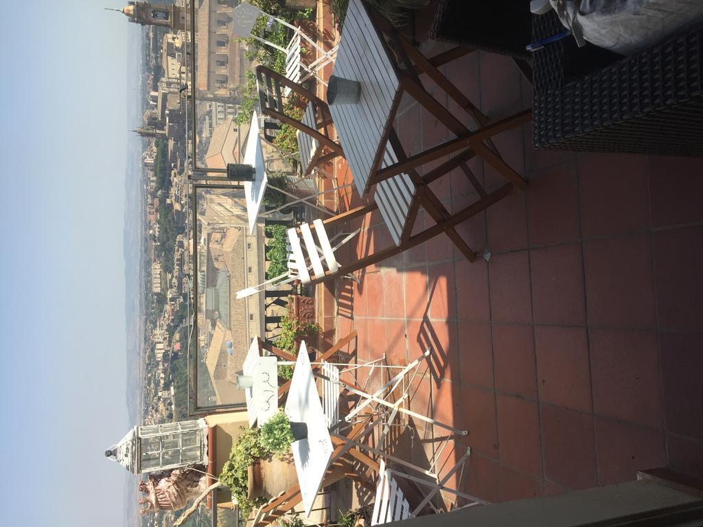 Casa Tipica Siciliana Patronale Home Bedandbreakfast Tremetrisoprailcielo Camere Con Vista, Colazione Interna In Terrazzo Panoramico カルタジローネ エクステリア 写真