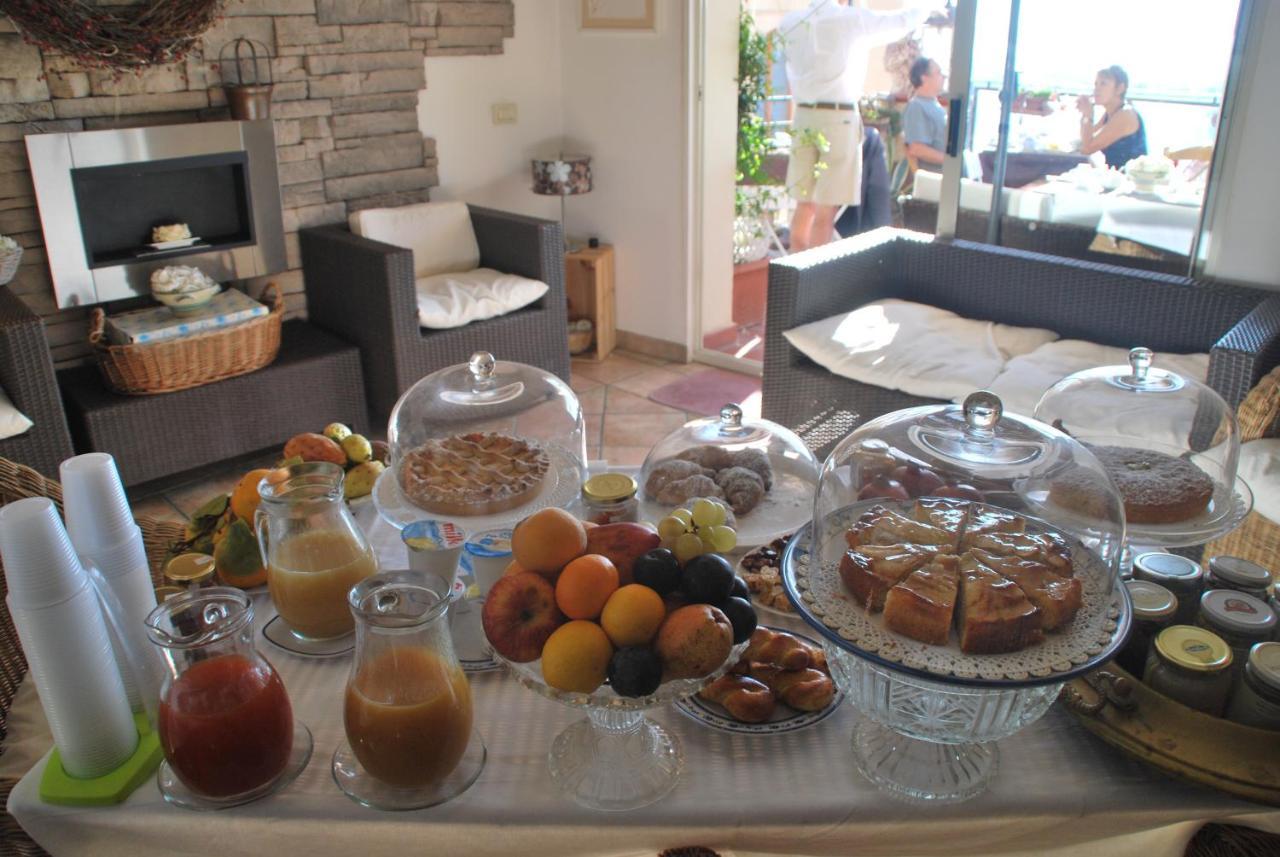 Casa Tipica Siciliana Patronale Home Bedandbreakfast Tremetrisoprailcielo Camere Con Vista, Colazione Interna In Terrazzo Panoramico カルタジローネ エクステリア 写真