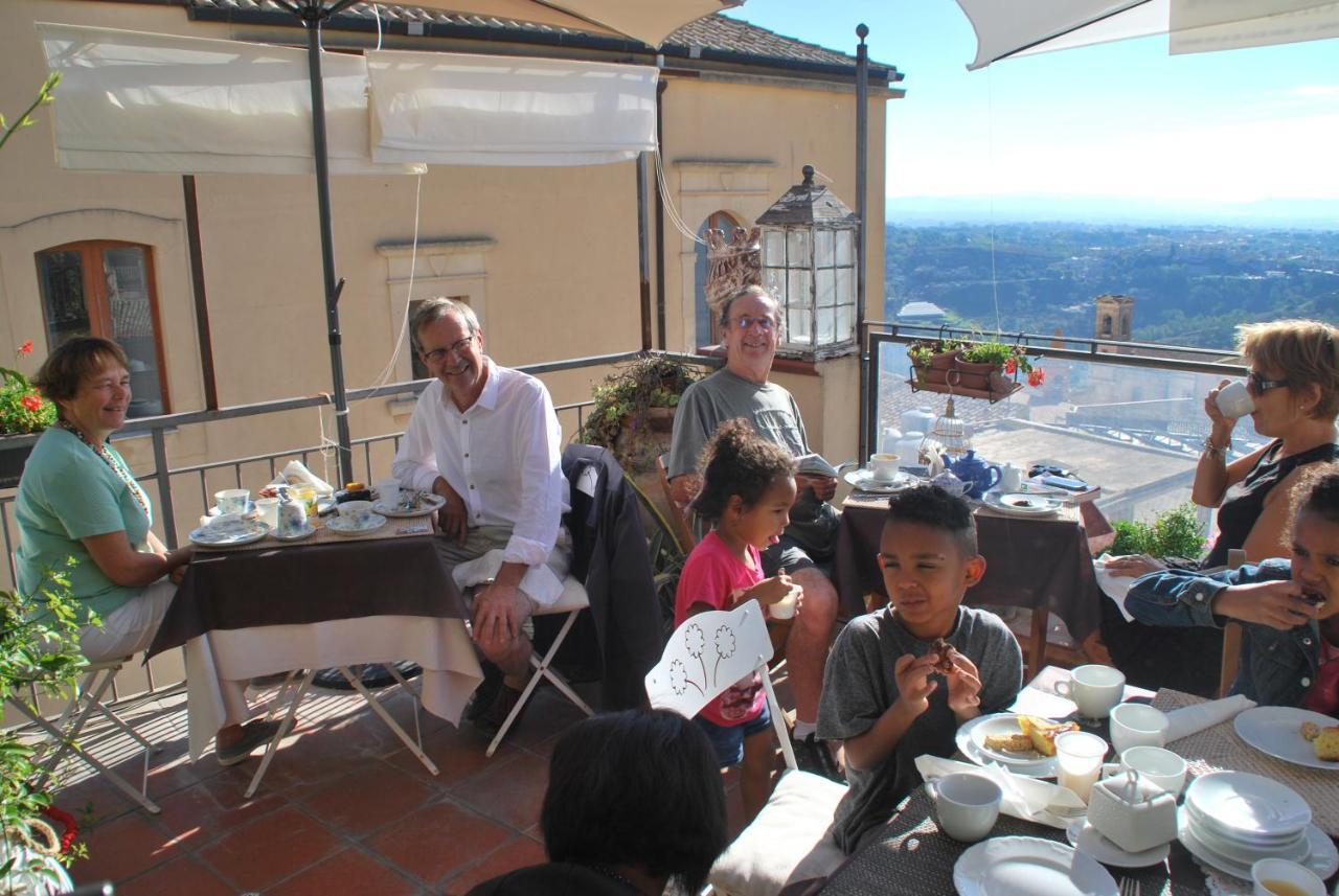 Casa Tipica Siciliana Patronale Home Bedandbreakfast Tremetrisoprailcielo Camere Con Vista, Colazione Interna In Terrazzo Panoramico カルタジローネ エクステリア 写真